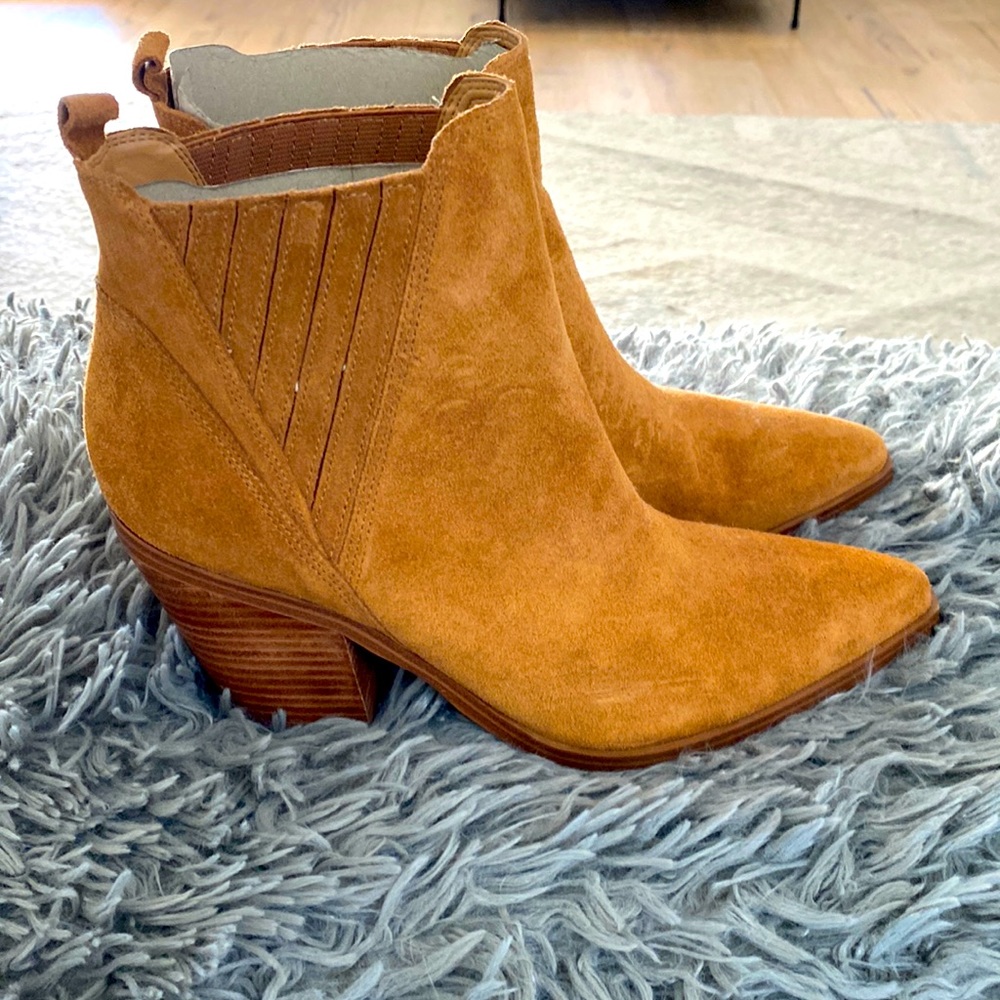 Marc Fisher Chelsea boots